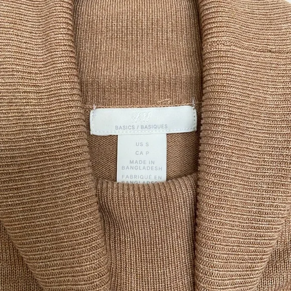 H&M Turtleneck - Picture 5 of 5